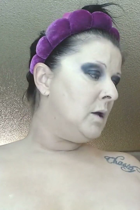 Voyeur Complete Make up Total Ignore You