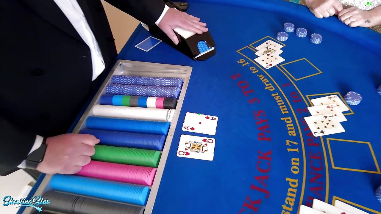 Casino Royal DEALER WINS BIG !!!