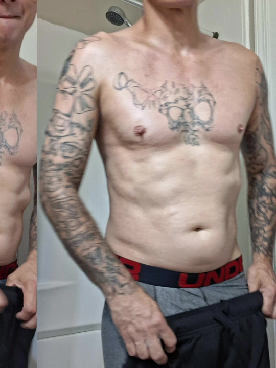 Melucuti pakaian bersiap-siap untuk mandi