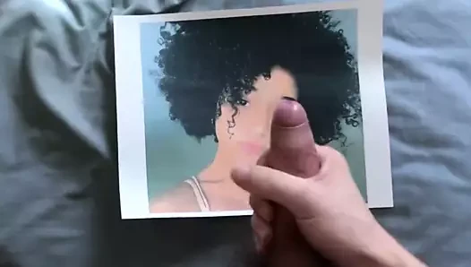 Amandla Stenberg boşalma anısına