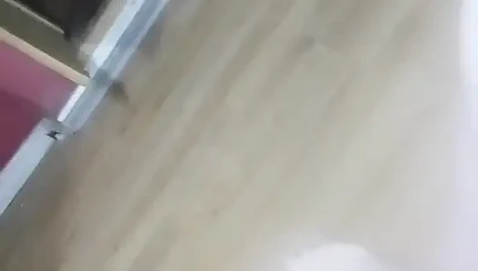 Birkenstock ayakkabıları işleniyor