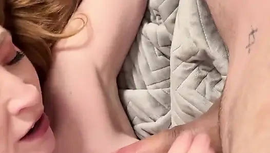 POV: Aufwachen Mit Einem Guten Halsigen Gesichtsfick Und Einem Schluck Sperma