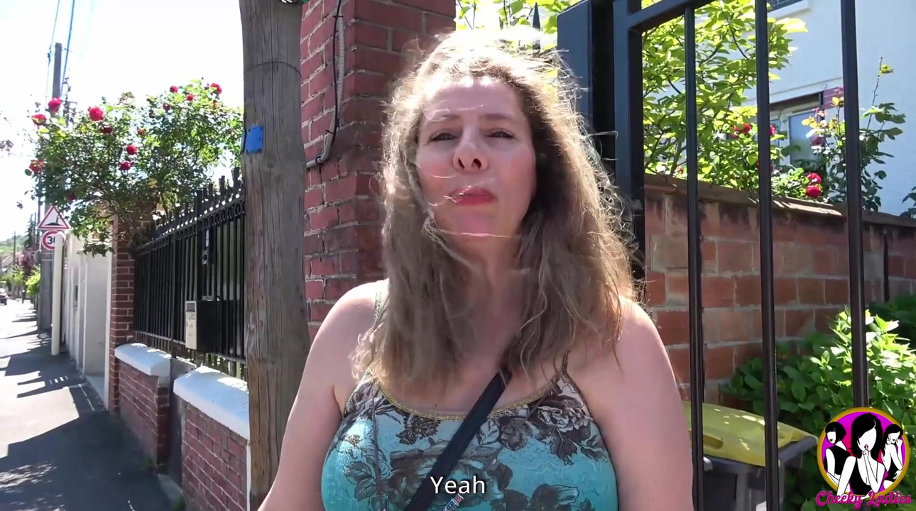 巨乳ぽっちゃり熟女がお尻でハードに犯される