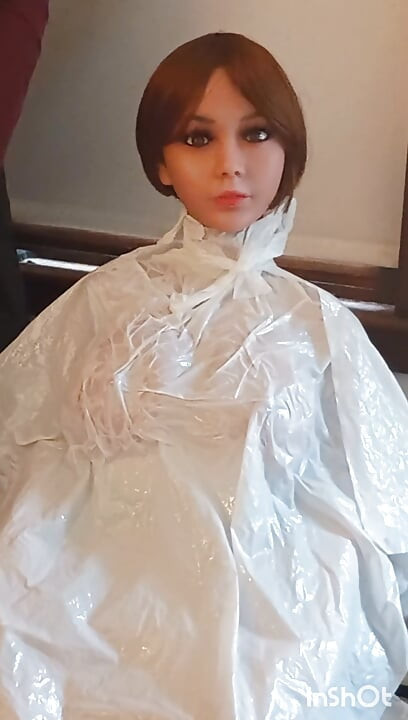 Lindsey shampoo cape show