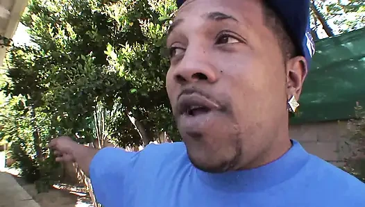 Tante semok kulit hitam dientot habis-habisan sama kontol raksasa pria kulit hitam di L.A.