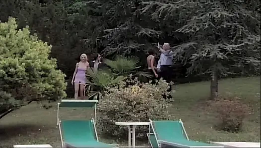 Четырёхсторонний Секс В Бассейне