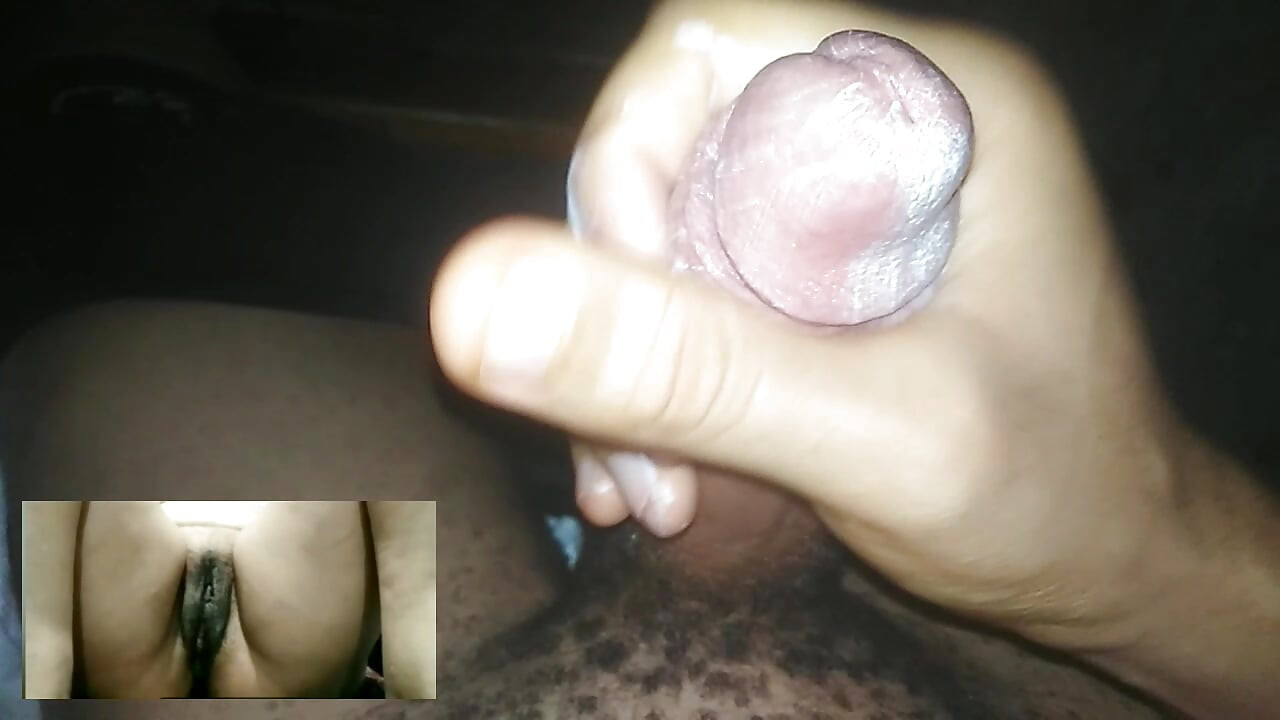 和我的女友在浴室里自慰的视频通话