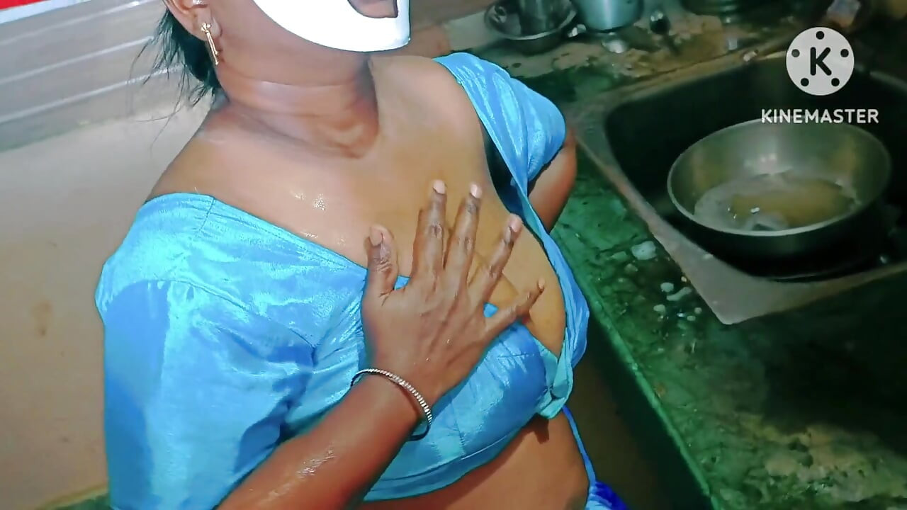 O indiancă bhabhi excitată și un cumnat play boy - audio erotic tamil cu gemete puternice reale