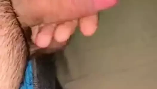 Gösterilen kapalı kesilmemiş baba çük