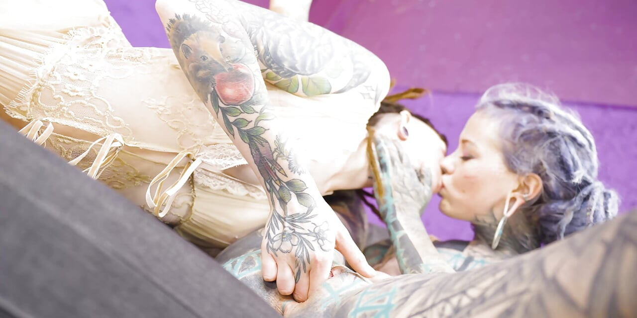 Shy Alt Girl Teen Tries First Anal with Tattooed Girl Doxy