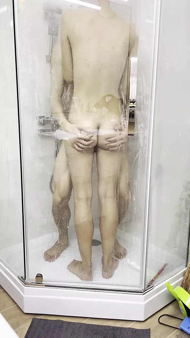 Sex of a beautiful Russian couple in the shower