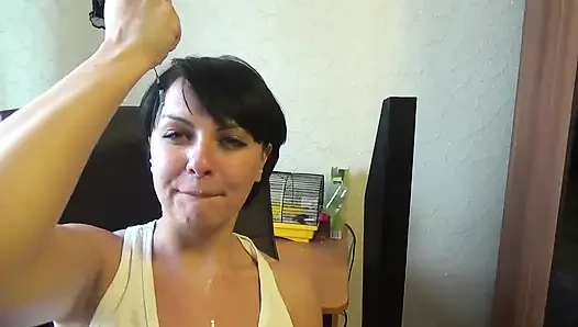 Kate peeing in jeans and masturbating by wet panties till she cum