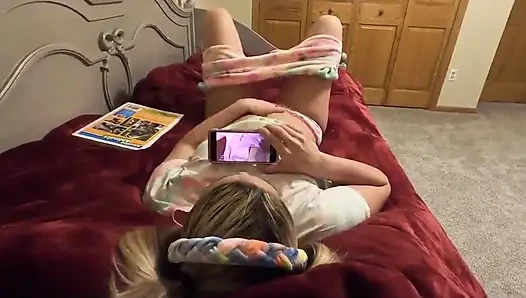 Stepdaughter Can't Sleep and Visits Her Stepdaddy in Bed
