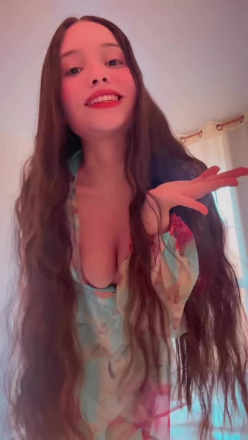Ön sevişmeyi sevdiğim yaramaz bir kız olmak