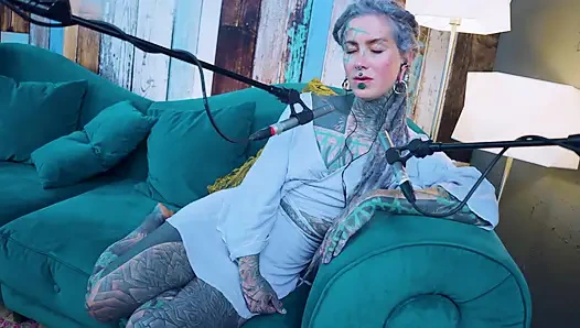 Aku berbicara tentang f - fear - asmr podcast sfw berbicara tentang gadis gothic bertato rambut gimbal