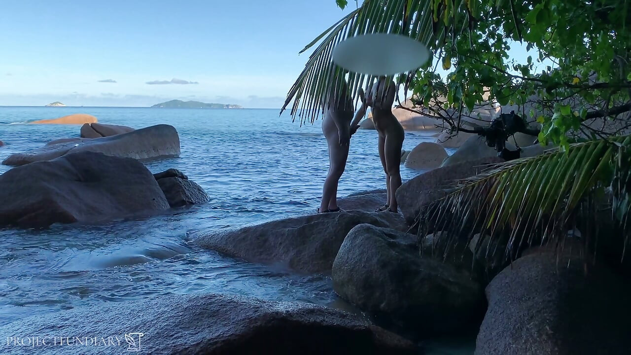 Atrapar pareja desnuda - sexo en la playa