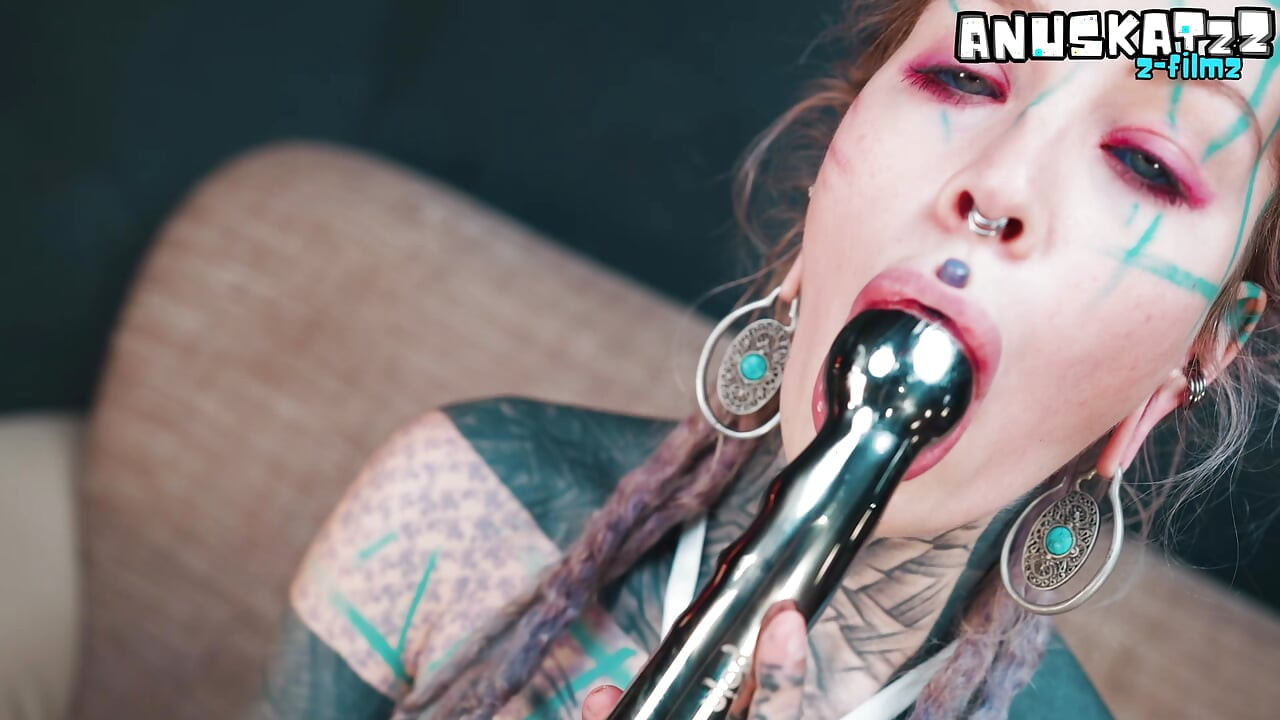 Extremo juego de prolapso anal en solo de juguete plateado