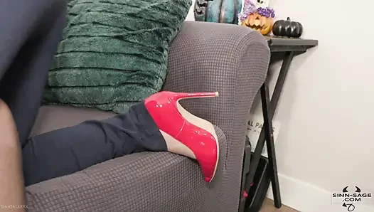 Relaxing Downtime Featuring Sinn Sage, Summer Hart