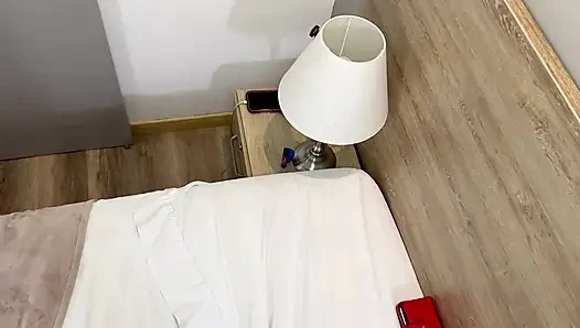 Я Говорю Своему Сводному Брату Пойти Со Мной За Зарядкой Из Моей Комнаты - Эллисонсвит