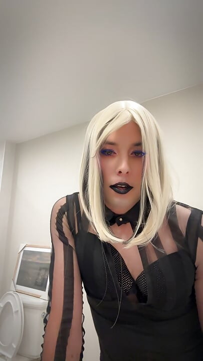 Vapotage femboy, dirty talk