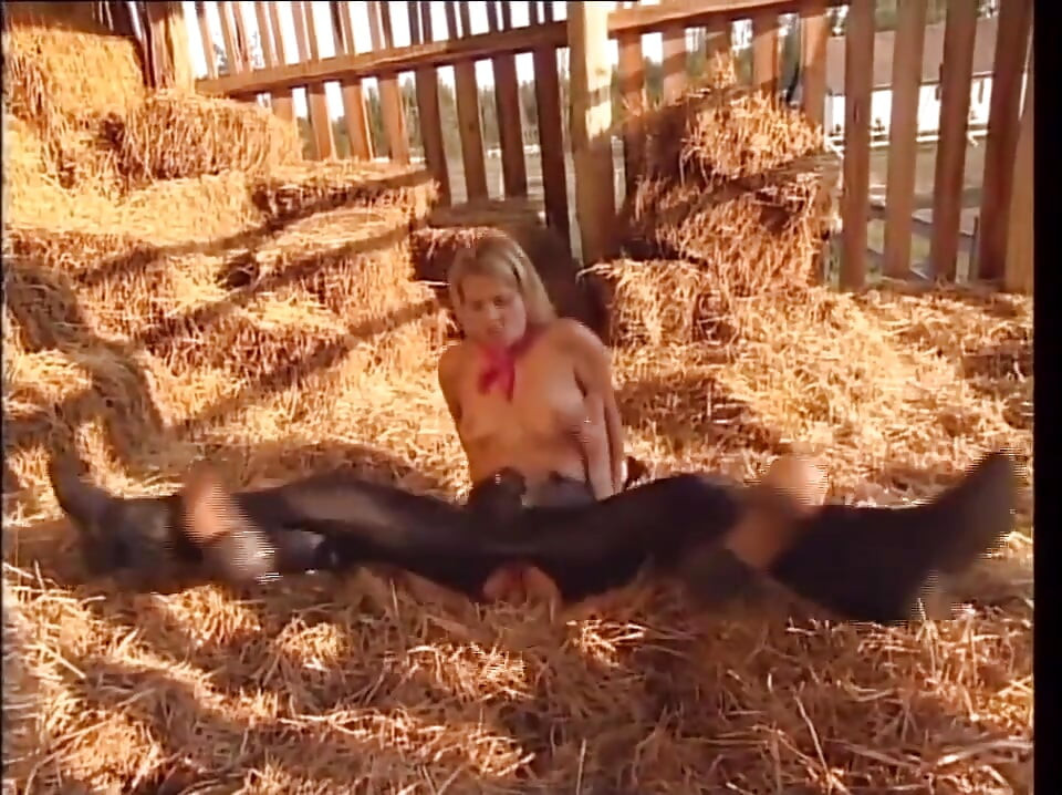 Blonde Nymphomaniac Suck a Big Cock Before She Get Fuck