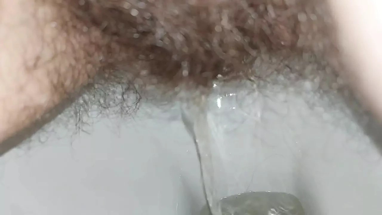 Você está com sede? Eu posso mijar em você