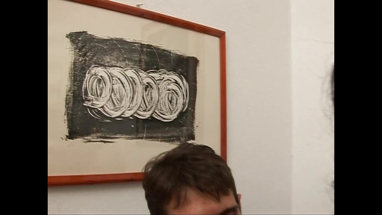 뻑가는 젖탱이와 털이 무성한 보지의 섹시한 밀프가 거대한 자지에 입에 사정