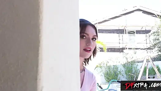 Dfxtra - sevimli gracie gates sikişmek için yalvarana kadar ateşli ayaklarını erkek arkadaşının yarağına ovuyor