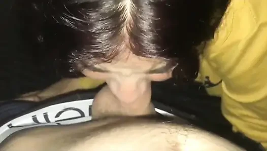 Sabah erken saatlerde üvey erkek kardeşimi sikiyorum!