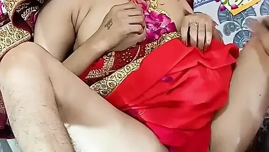 My Suhagraat Wale Din Mere Jeth Ji ne Kamre me Aake Meri Pyass chut ko pani pilaya Dulhan chod daali, Full Hindi video Viral