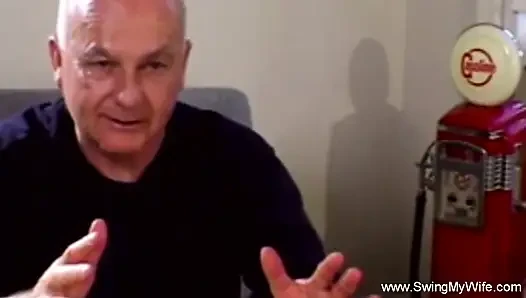 Kocası seksi karısını paylaşıyor