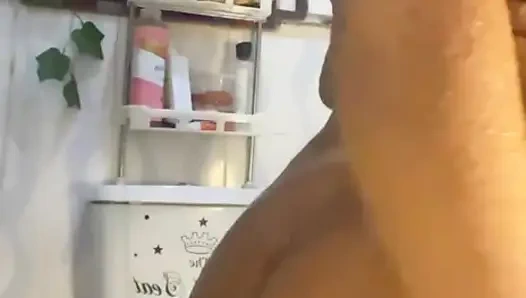 Duş, göt parmaklama amcık ve dildo