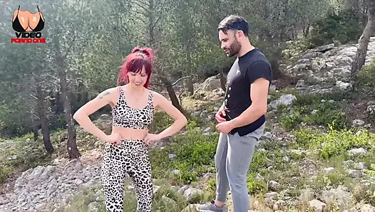 Ormanda Yürürken Bir Yabancı Bana Spermini Yutmamı Teklif Etti!
