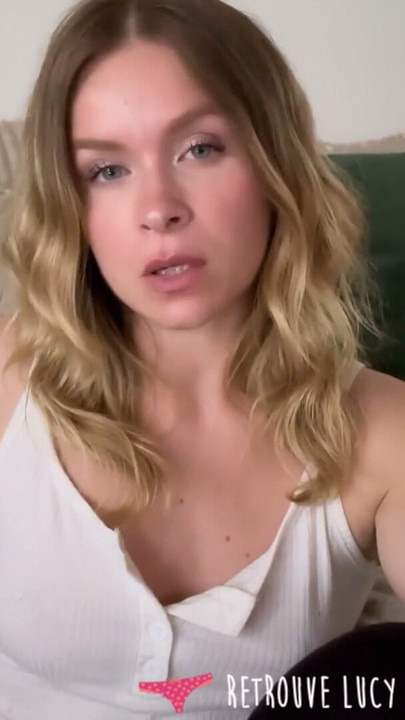Vends-ta-culotte - This stunning French dominatrix only allows you to worship her feet | Clip 1