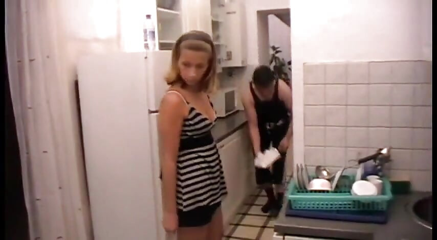 Beeil dich und gezeiten, diese küche, sklave!