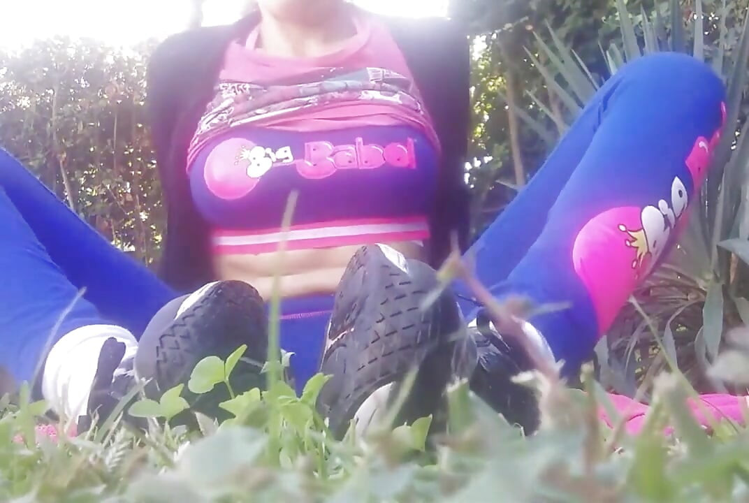 É bom tocar e mijar no jardim