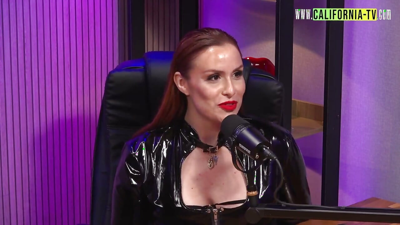 热辣的红发女主调教Maisa Pravo和捆绑SM文化