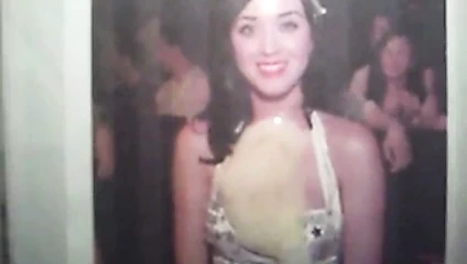 Katy Perry'ye saygı duruşu