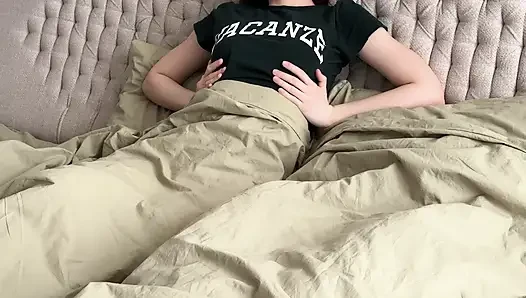 Perverse Stiefschwester benutzt Stiefbruder, um zum Orgasmus zu kommen! Cowgirl POV