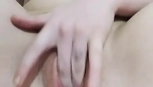 Masturbiere meine muschi, bis sie sahnig ist