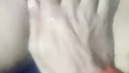 Stieftante zeigte ihrem stiefvater ihre muschi und bekam es massiert