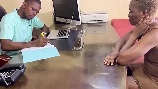 Хуище трахает мокрую киску