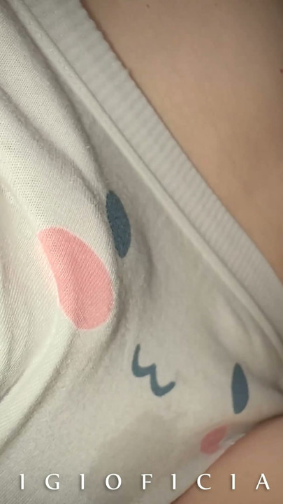 EXTREME CLOSE UP: Milf stands doggy style. She wants you to enjoy her butthole liking! | Clip 2