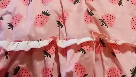 Şişman götlü kadın kılıklı kadın yumruk tıkacına biniyor