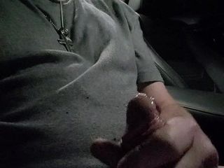 Masturbándose en el coche