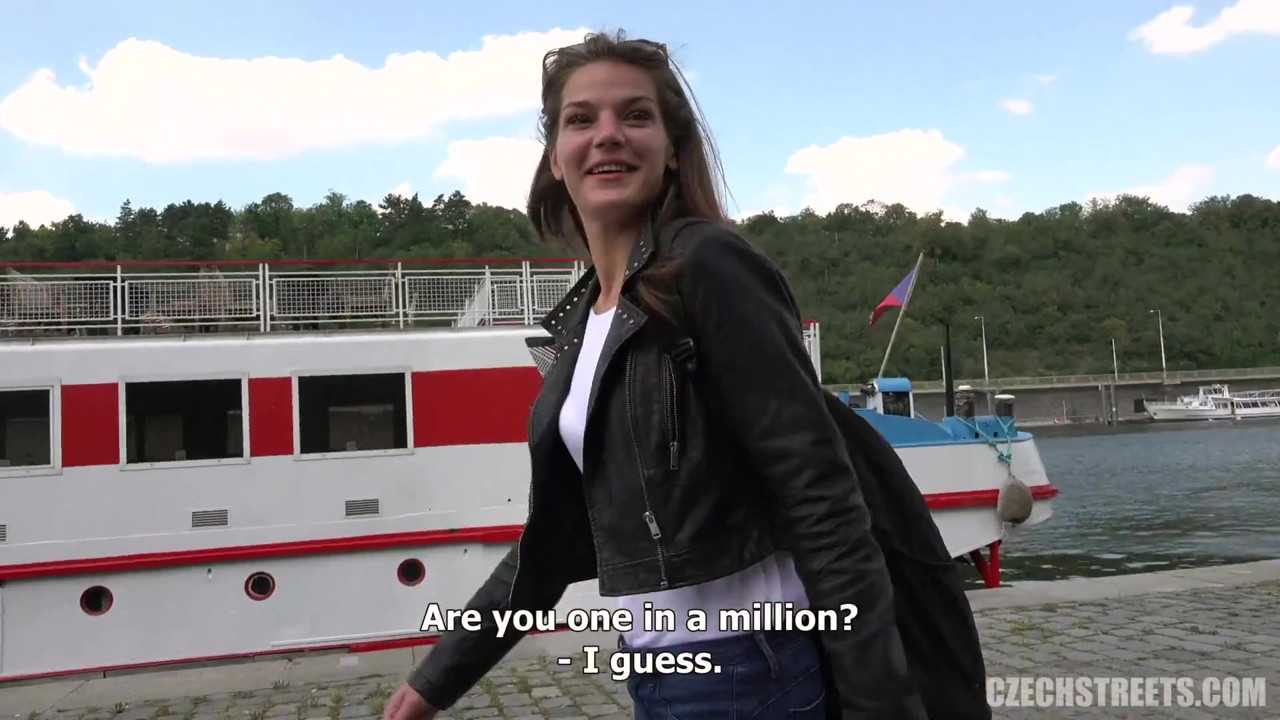 チェコの街 - 史上最もシャイな女の子