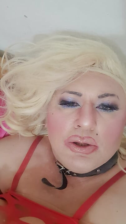 Pretty sissy pluged her pussyasshole with crystal plug