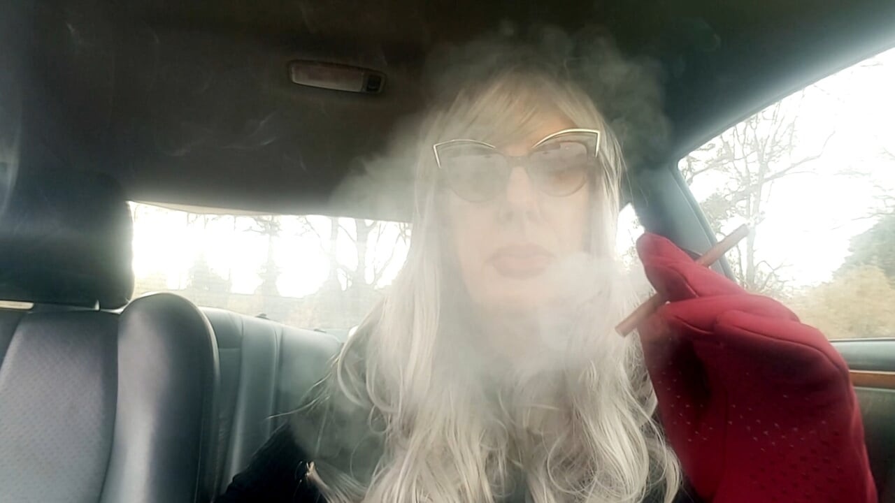 SILVER HAIRED GRANNY RUTHIE TS LOVES SMOKING HER MORE 120 MENTHOLS IN HER CAR