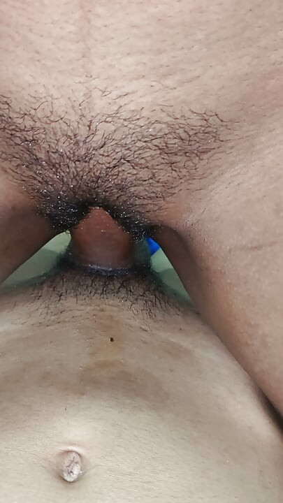 I fucked my step sister at night. My step sister had a lot of fun.