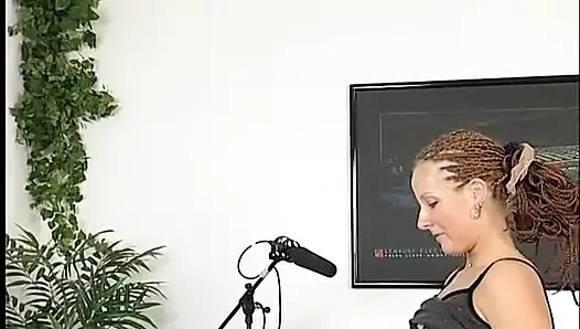 Babe spreads legs as dildo is pushed in to her cunt : Sucks a cock later